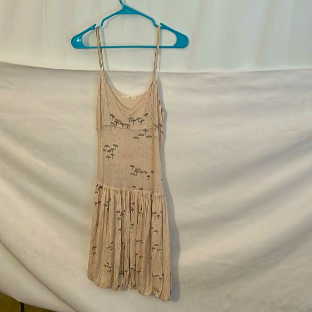 Original Penguin cream dress with umbrella print. Sz M